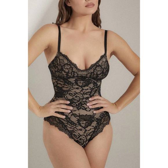 NEW PINSY shaping lace bodysuit in black - Picture 1 of 2